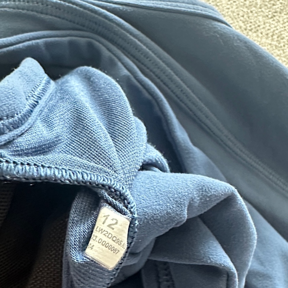 lululemon athletica Deep Blue Sports Bra - Picture 4 of 4